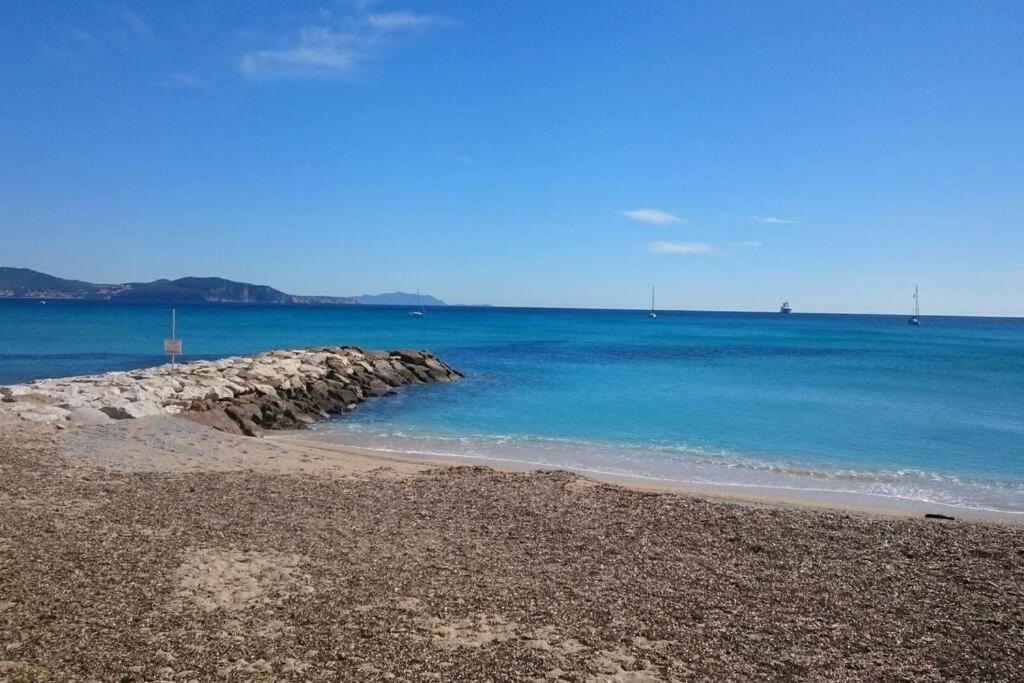 T3 Sur La Plage Vue Feerique Mer,Wifi, Parking Inclus , Clim La Ciotat Exterior foto